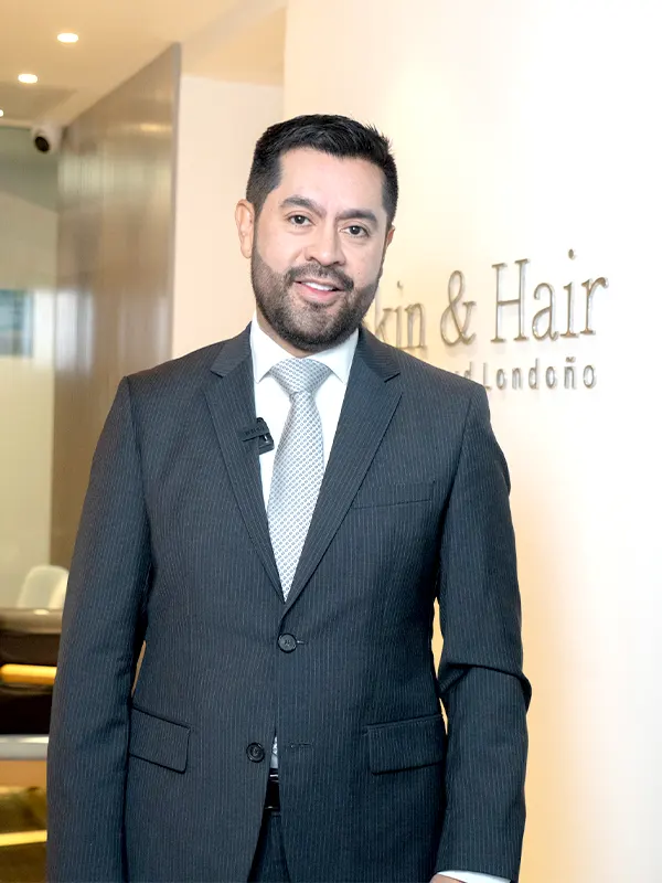 Img-Dr_Juan_David_Londono-cirujano-plastico-medellin-nosotros-4
